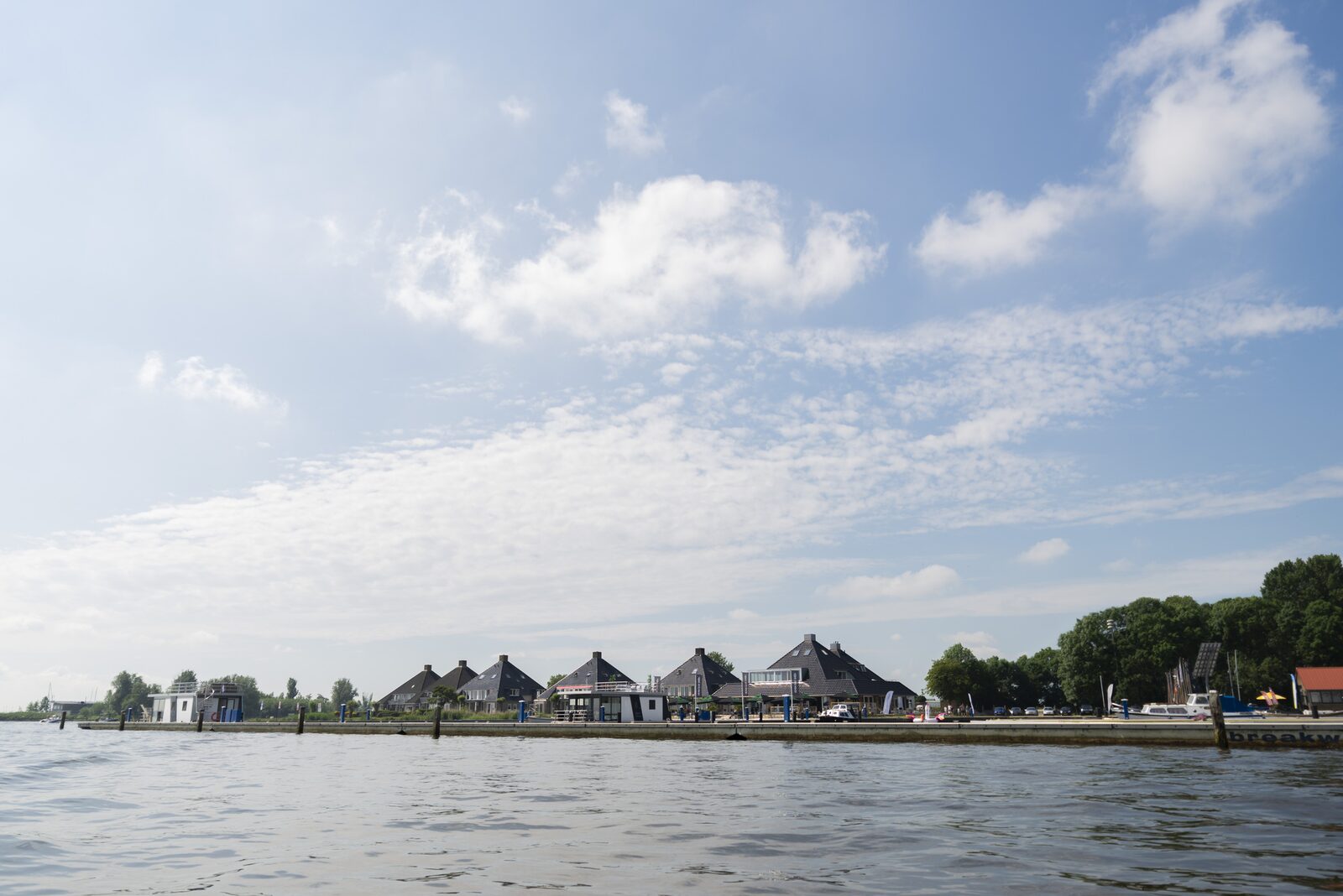 Houseboat 'Elysium' met eigen aanlegsteiger - Paviljoenwei 4-14 | Sneek (Offingawier)