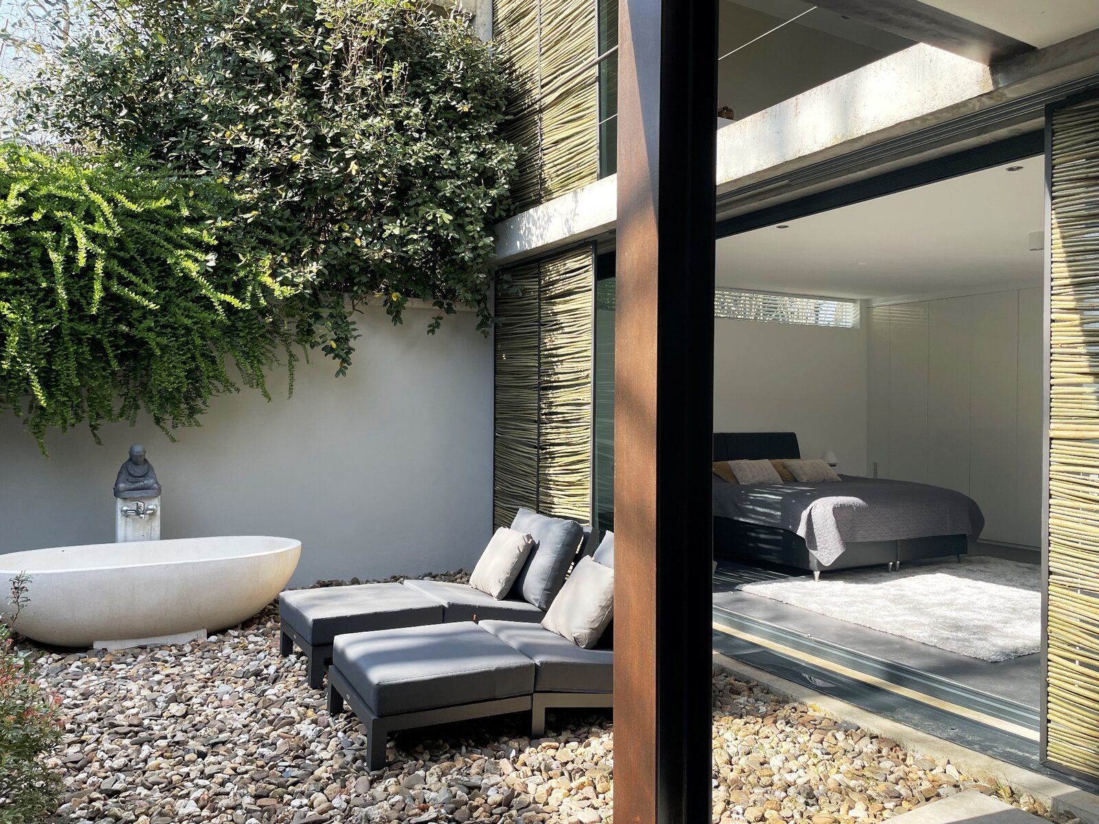 Betonnen Boshuis - luxe wellness vakantiehuis in Brabant