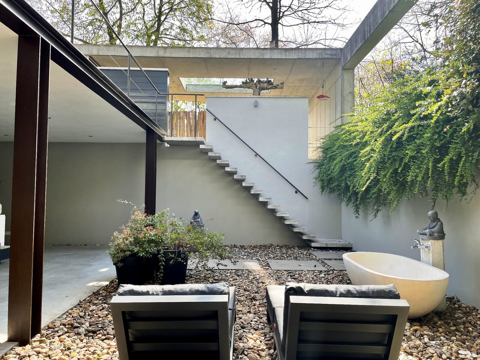 Betonnen Boshuis - luxe wellness vakantiehuis in Brabant