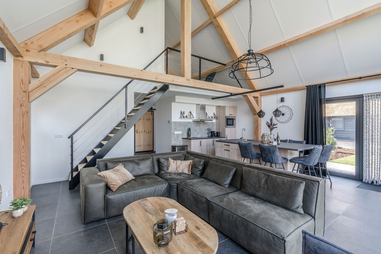 Farm Lodge 670