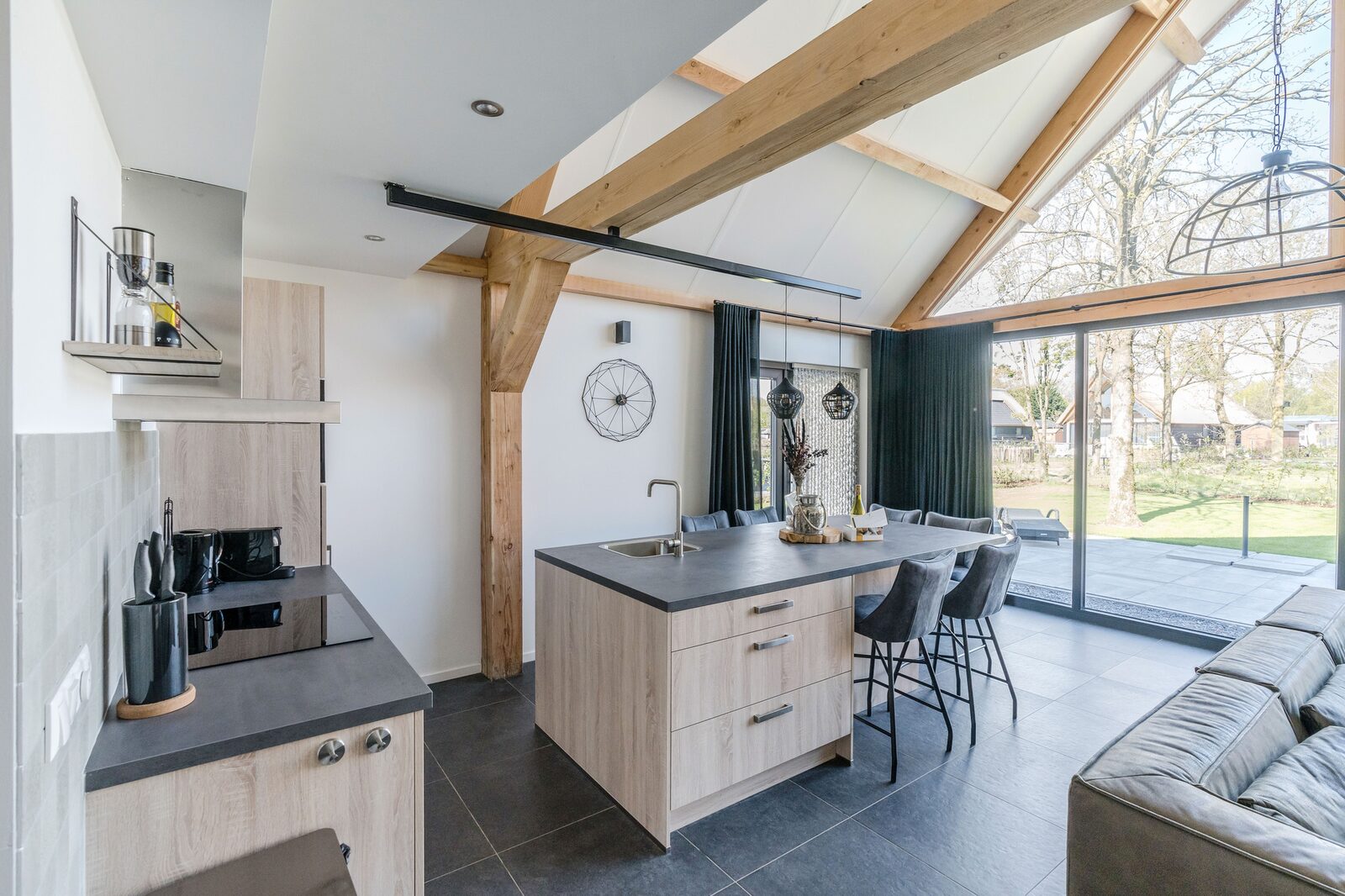 Farm Lodge 670