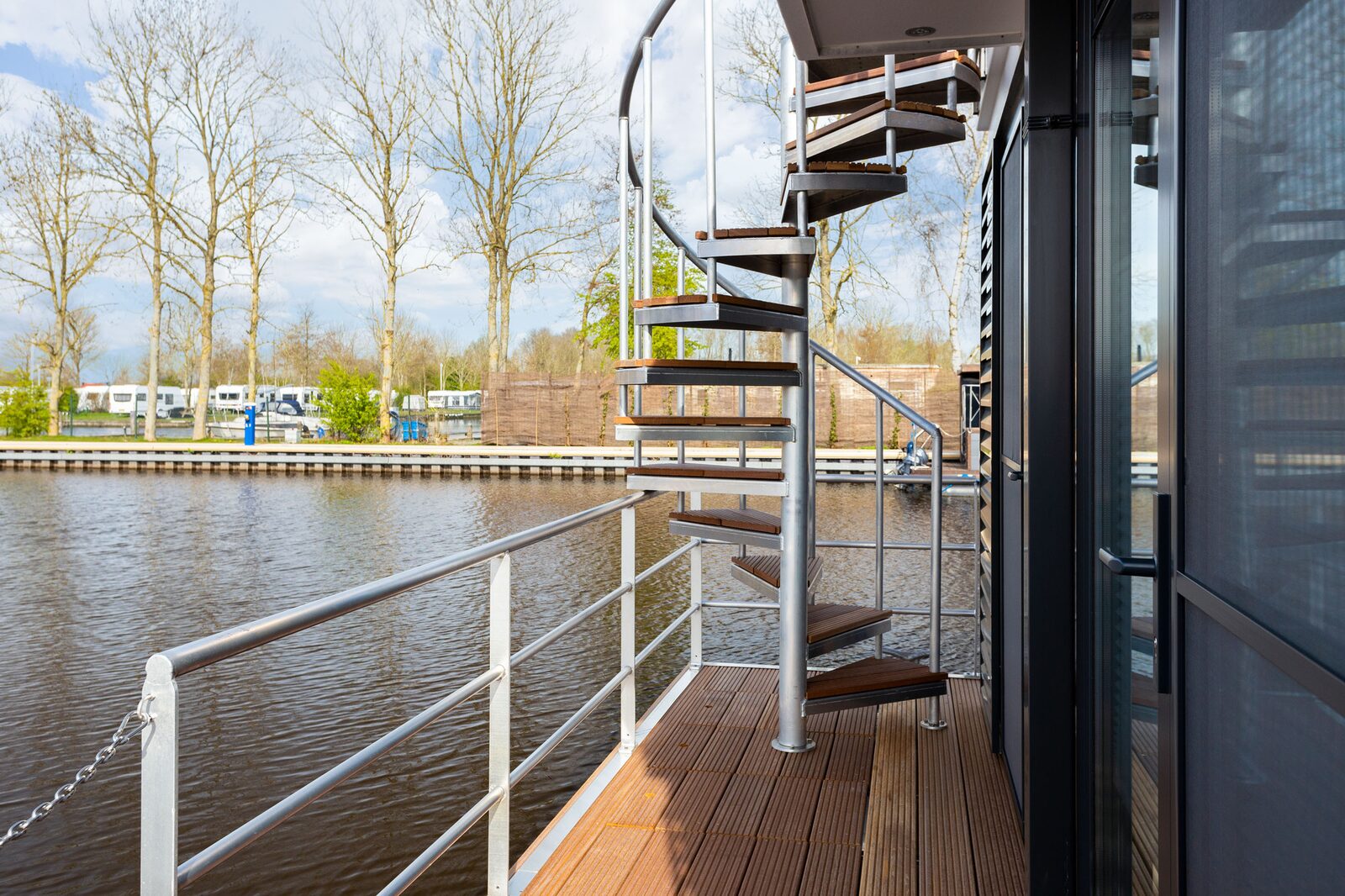 Houseboat 'de Valreep' met tuin - Paviljoenwei 4-15 | Sneek (Offingawier)