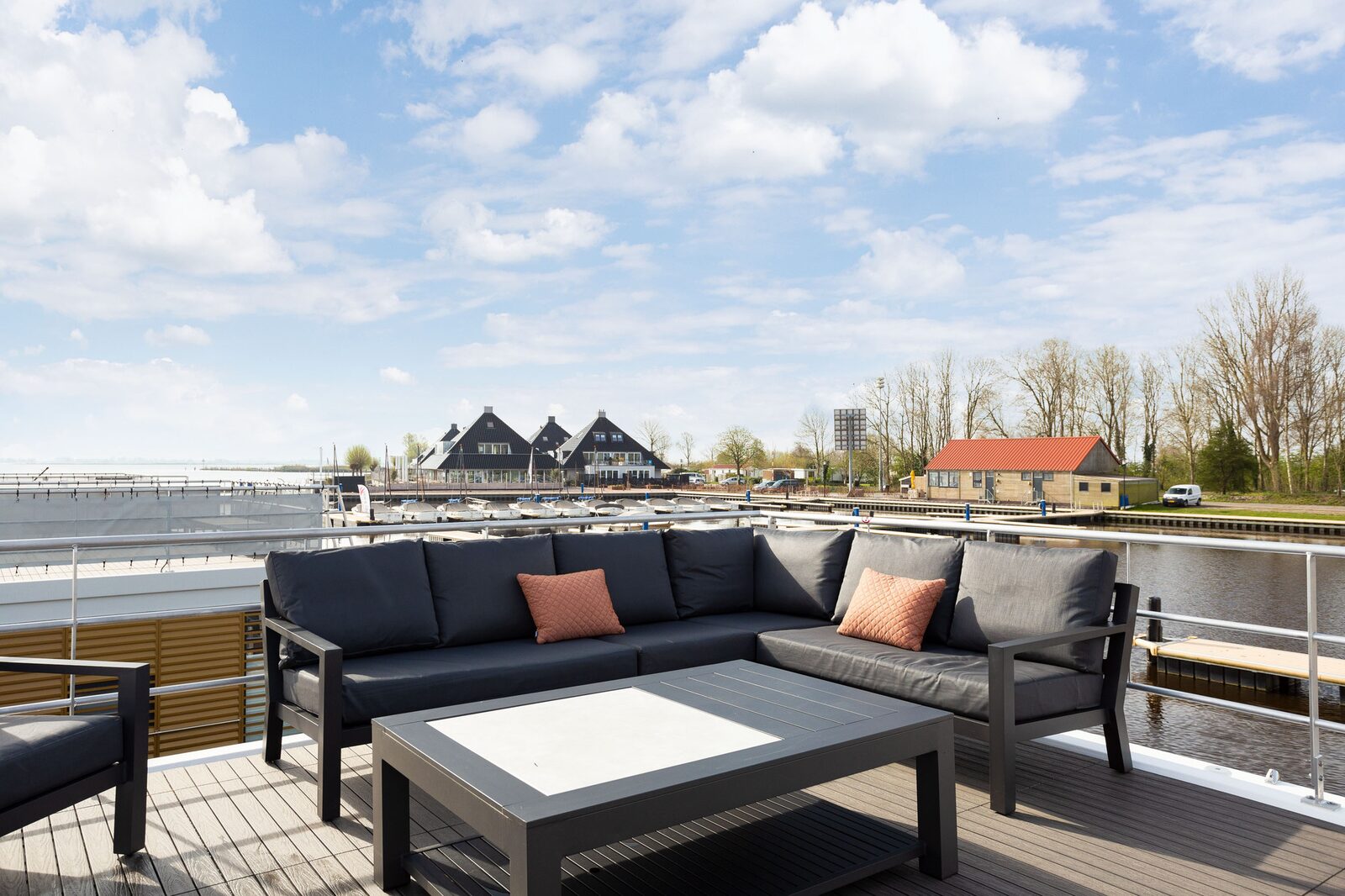 Houseboat 'de Valreep' met tuin - Paviljoenwei 4-15 | Sneek (Offingawier)