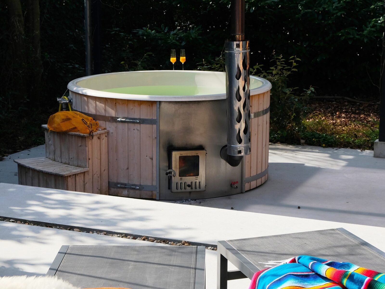 Houten Boshuis - luxe wellness vakantiehuis met hottub