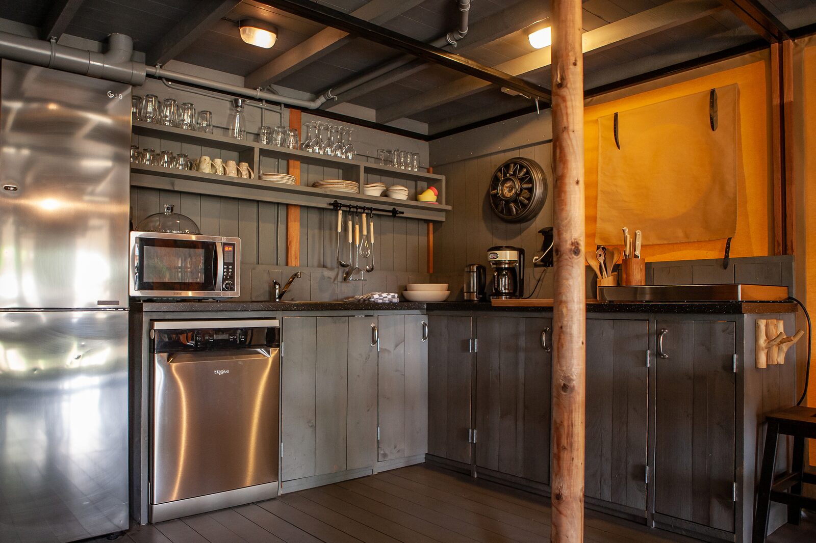 Luxury King's Lodge with Hottub | 4-8 Pers.