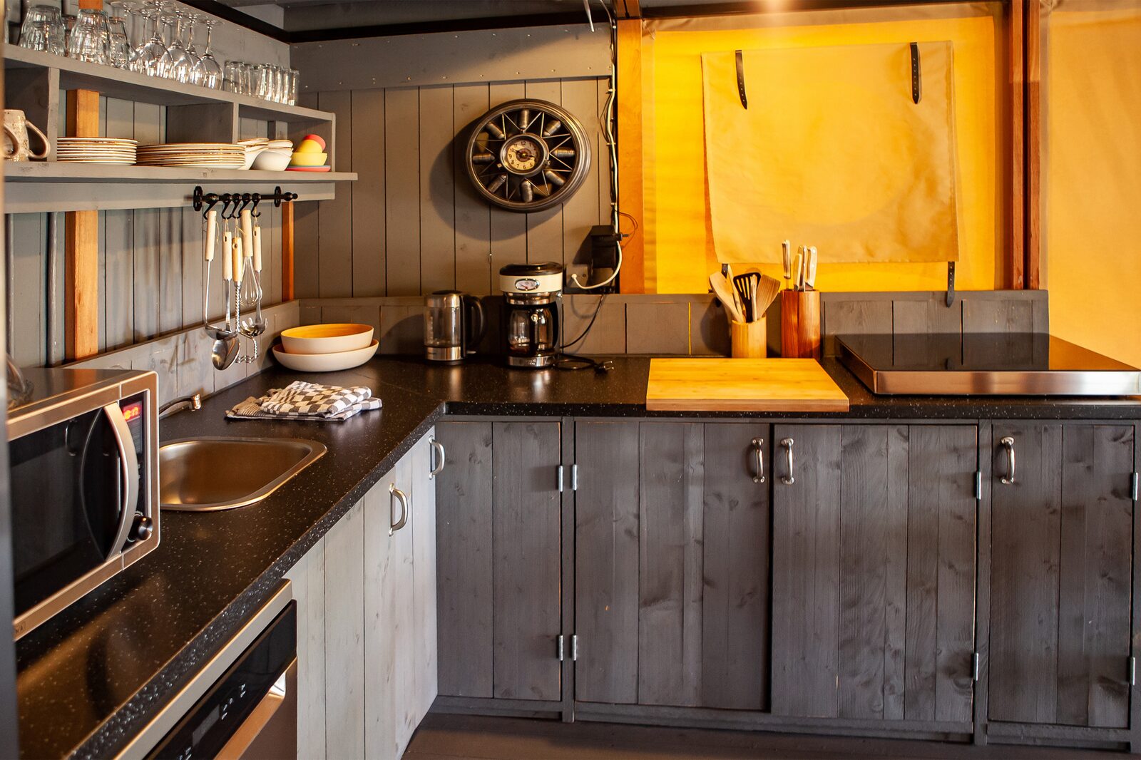 Luxury King's Lodge with Hottub | 4-8 Pers.