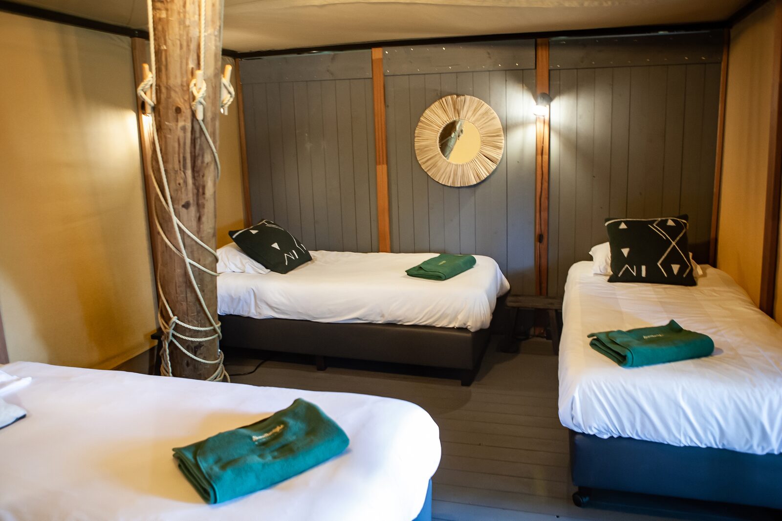 Luxury King's Lodge with Hottub | 4-8 Pers.