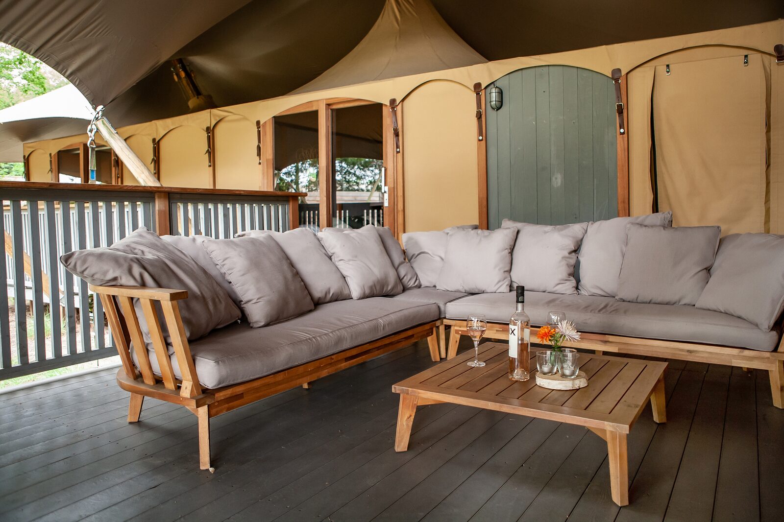 Luxury King's Lodge with Hottub | 4-8 Pers.
