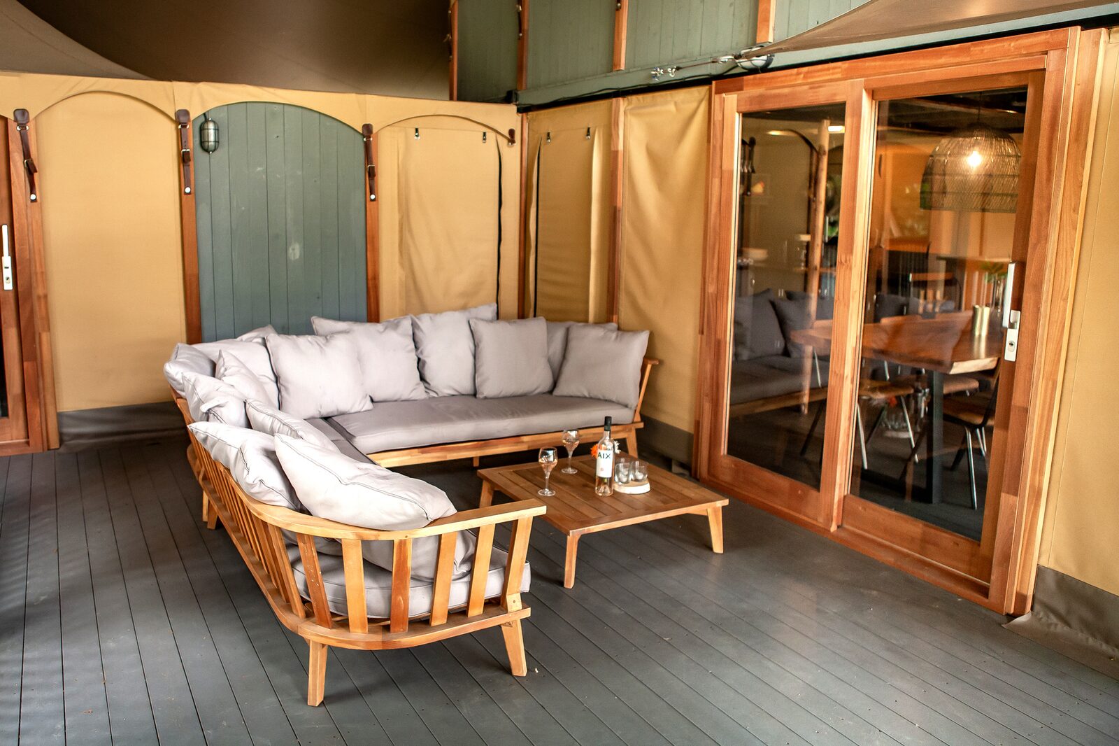 Luxury King's Lodge with Hottub | 4-8 Pers.