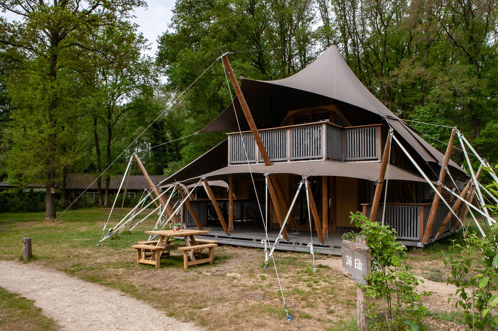 Luxury King's Lodge with Hottub | 4-8 Pers.