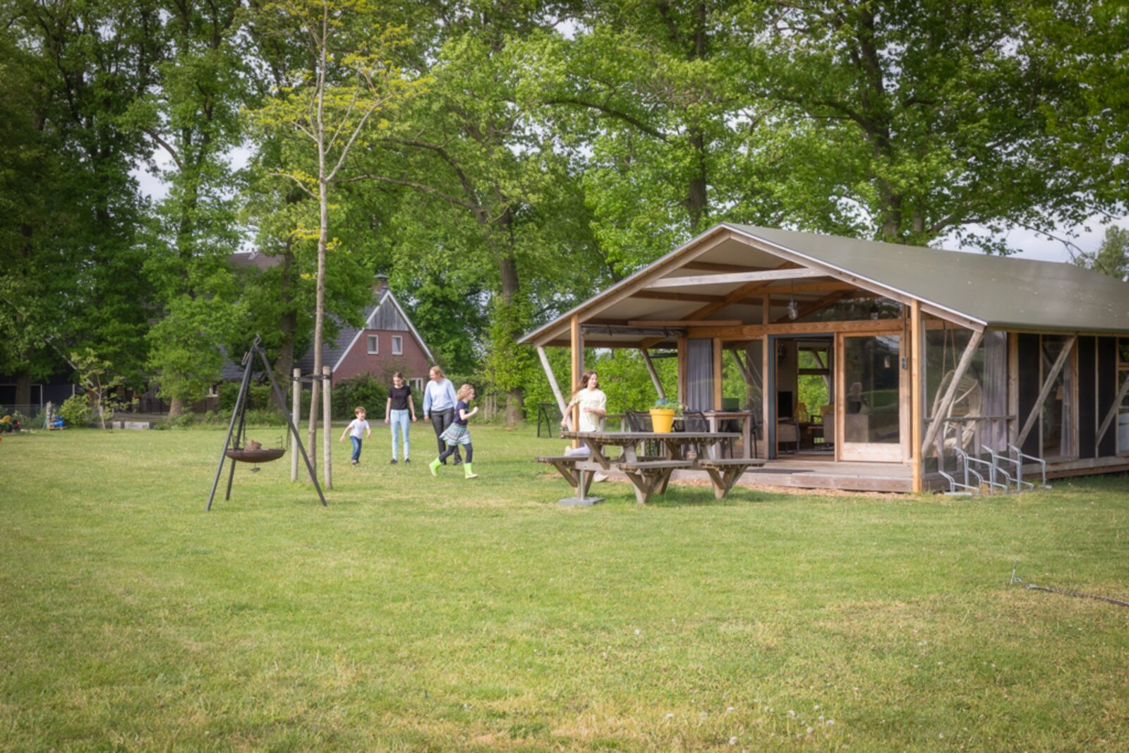 Luxe lodge met vaatwasser en oventje.