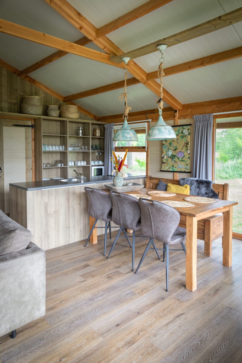 Luxe lodge met vaatwasser en oventje.