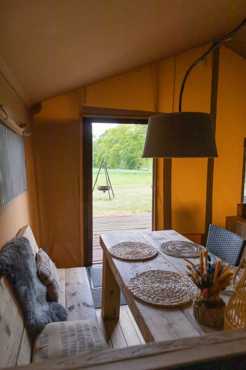 Luxe safaritent met badkamer