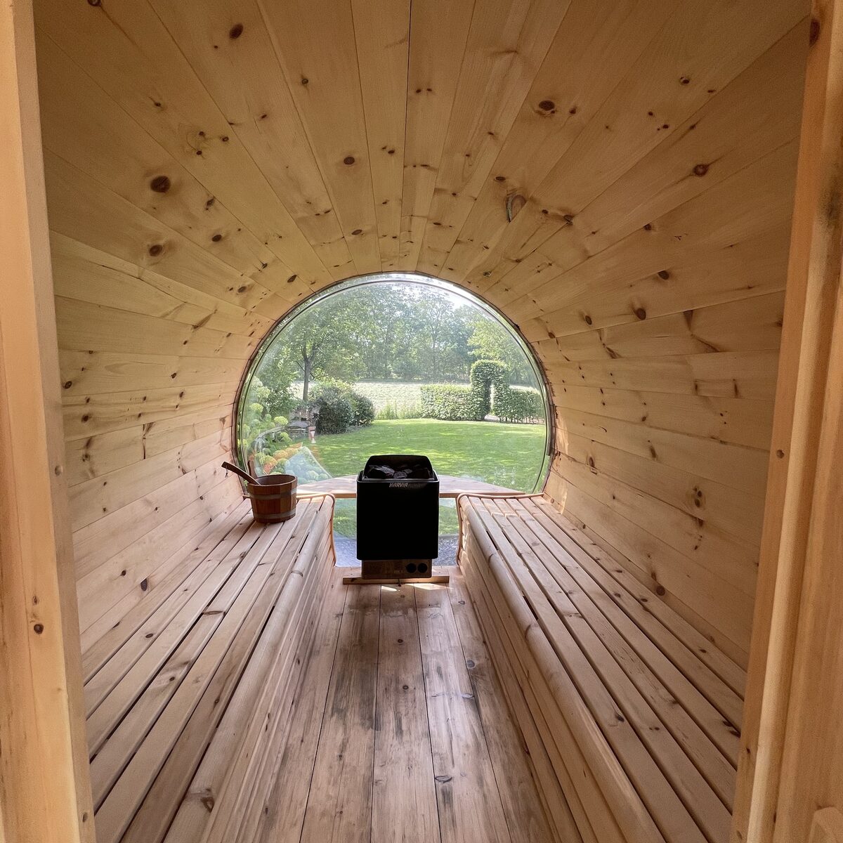 De Appelbloesem 6-persoons met overdekte hottub, barrelsauna, lounge, wifi