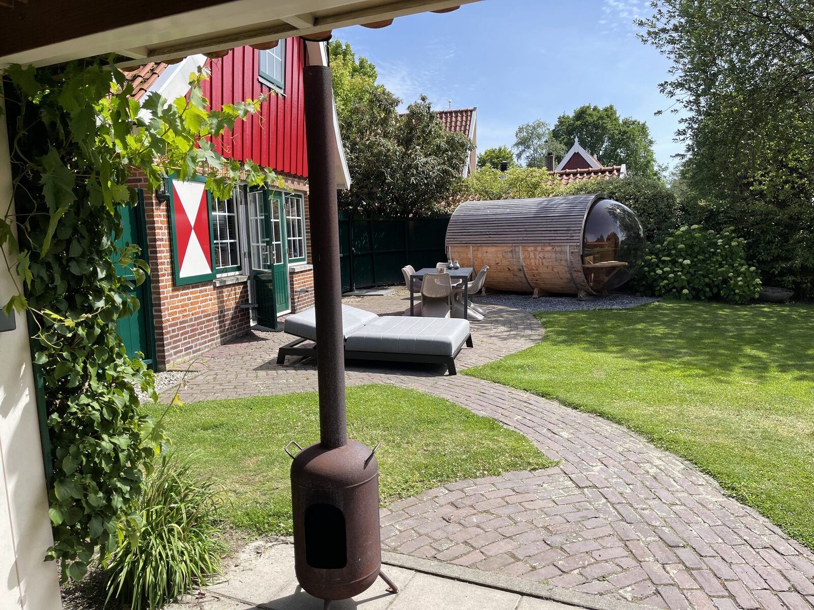 De Appelbloesem 6-persoons met overdekte hottub, barrelsauna, lounge, wifi