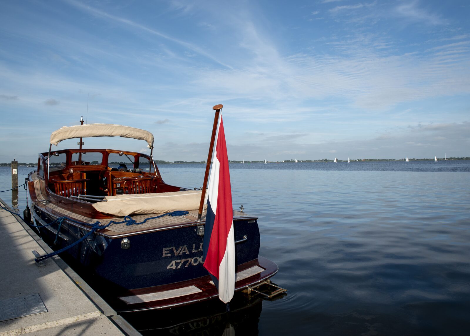 Houseboat 'Elysium' met eigen aanlegsteiger - Paviljoenwei 4-14 | Sneek (Offingawier)