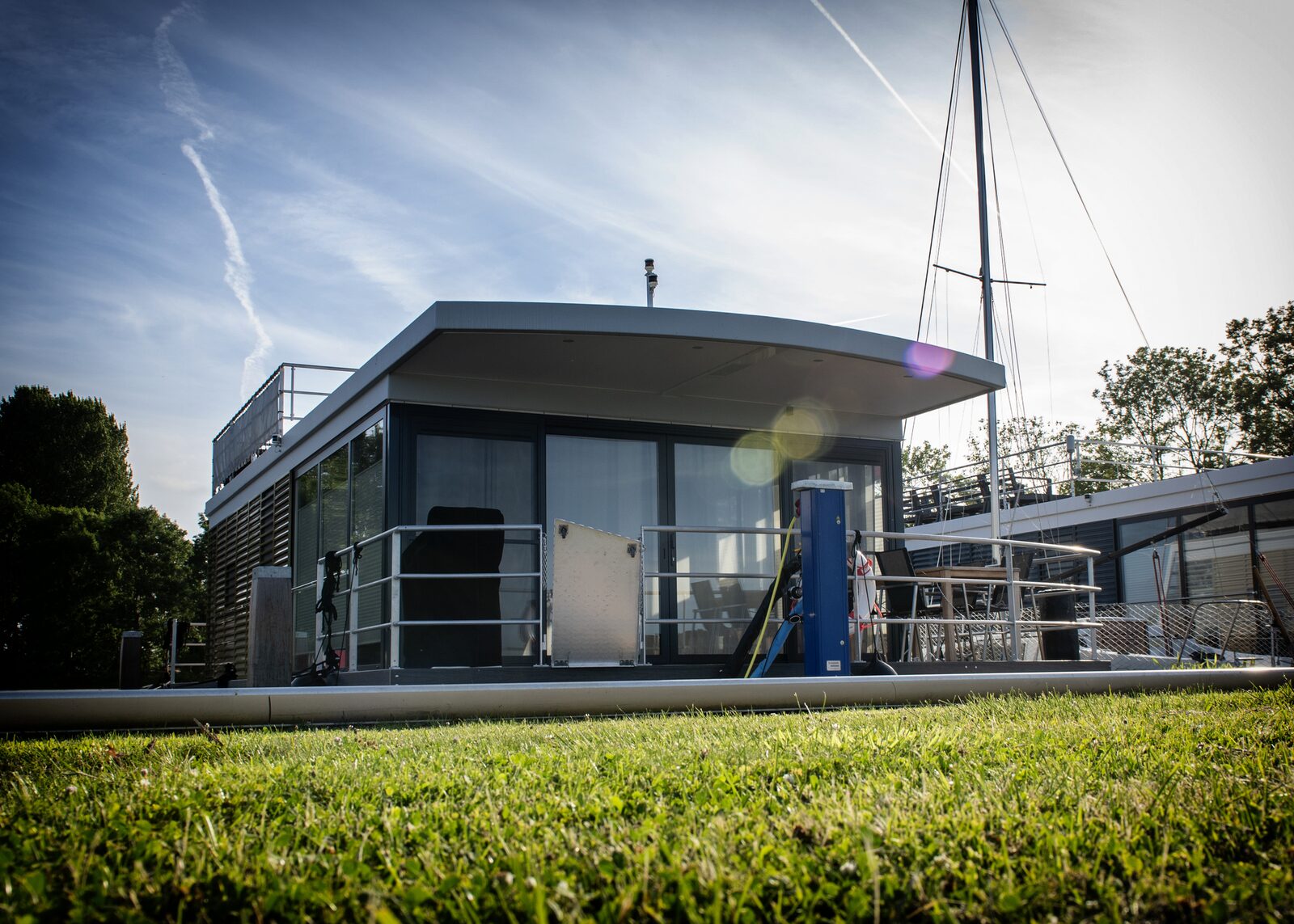 Houseboat 'Elysium' met eigen aanlegsteiger - Paviljoenwei 4-14 | Sneek (Offingawier)