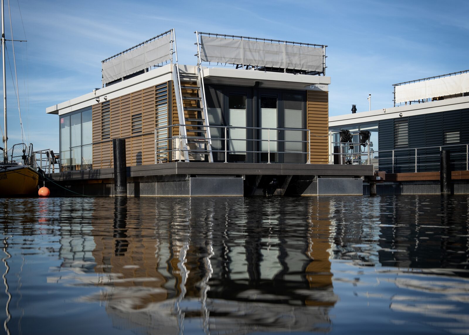Houseboat 'Elysium' met eigen aanlegsteiger - Paviljoenwei 4-14 | Sneek (Offingawier)
