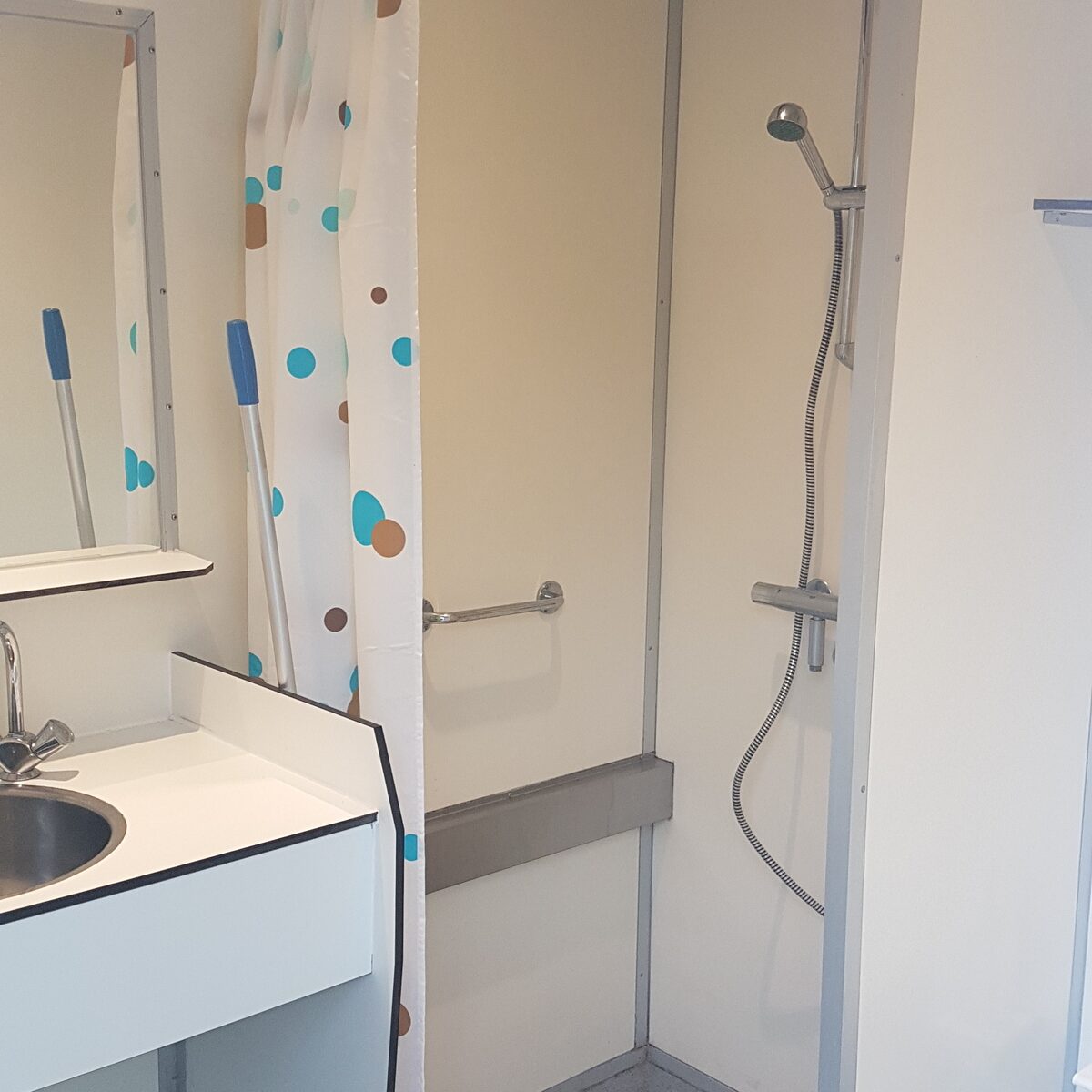 Kampeerplaats met privé sanitair