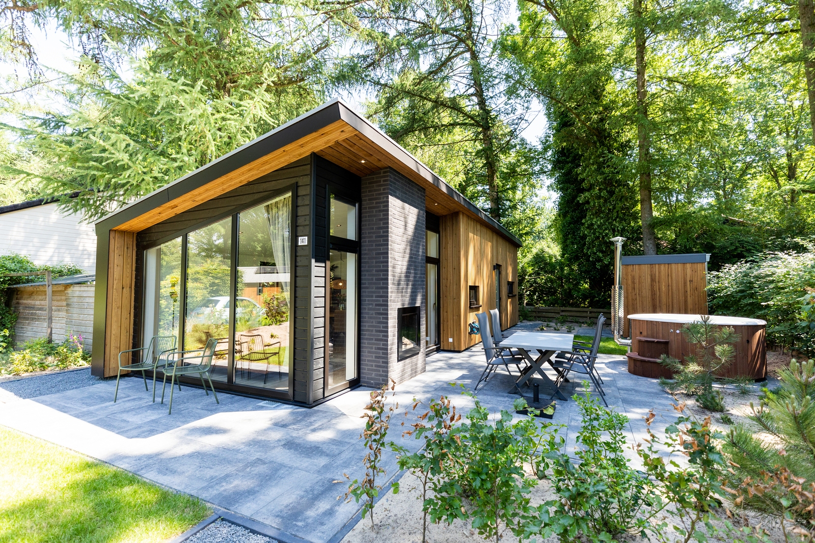 Bos Lodge 55 Eco 4 persons with Hottub and Sauna