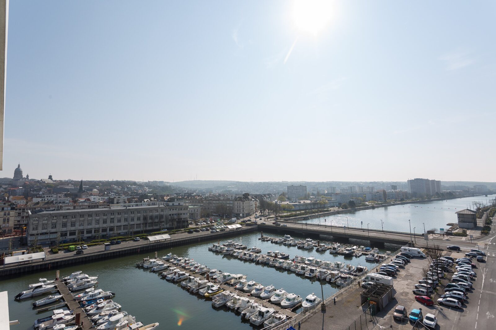 Studio pour 4 personnes avec lit double et balcon, vue sur le port 