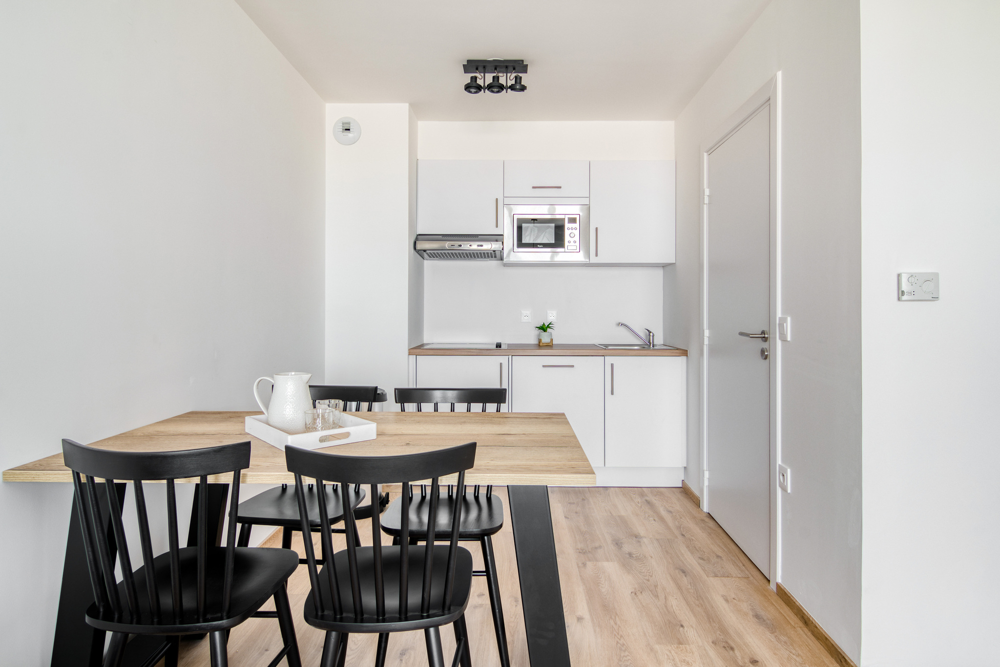 family-suite-for-4-people-with-single-beds-and-balcony