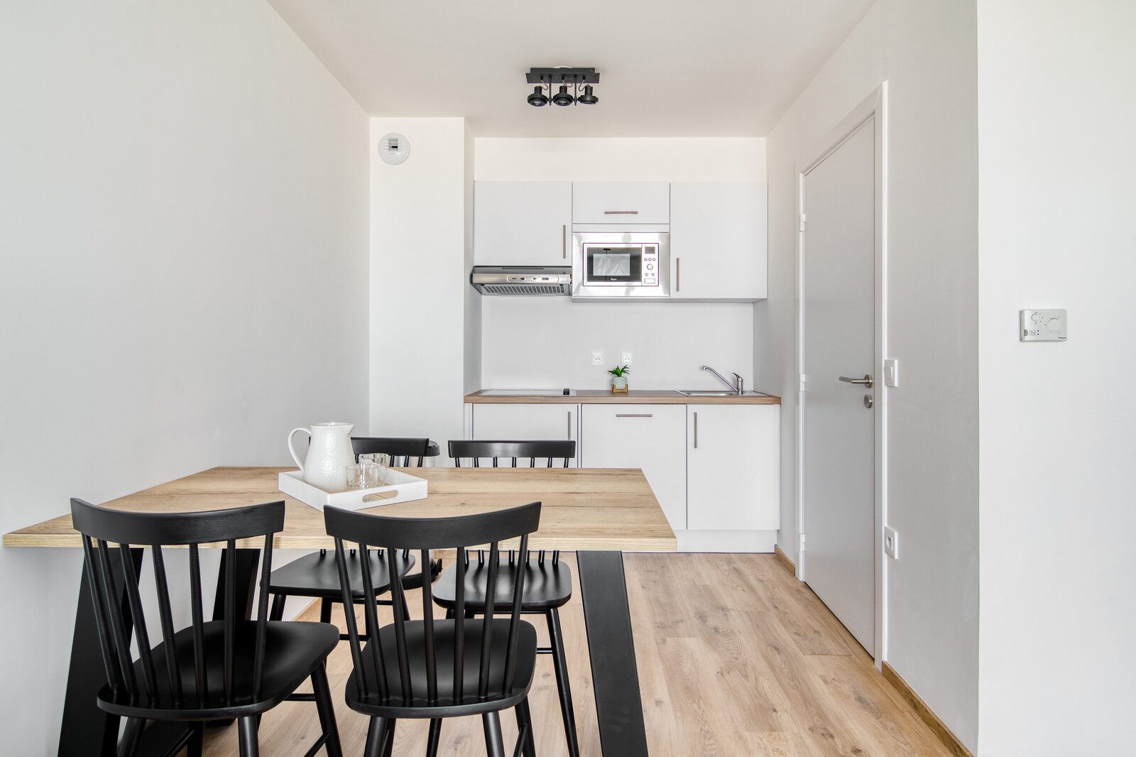 Suite voor 4 pers met tweepersoonsbed & 2 enkele bedden en balkon