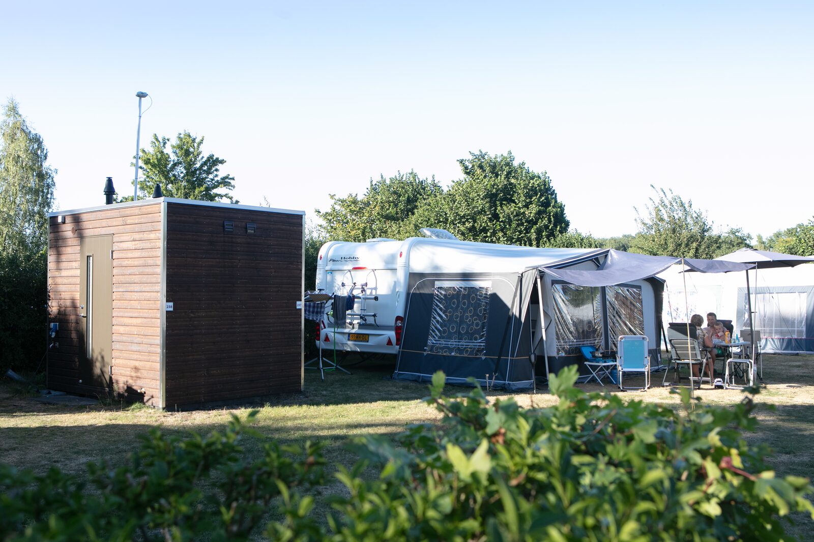 Comfort kampeerplaats met prive sanitair