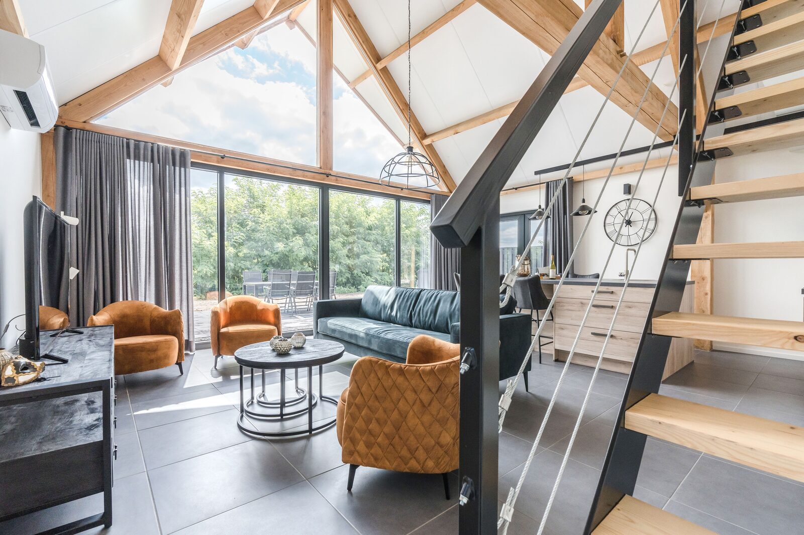 Farm Lodge 704