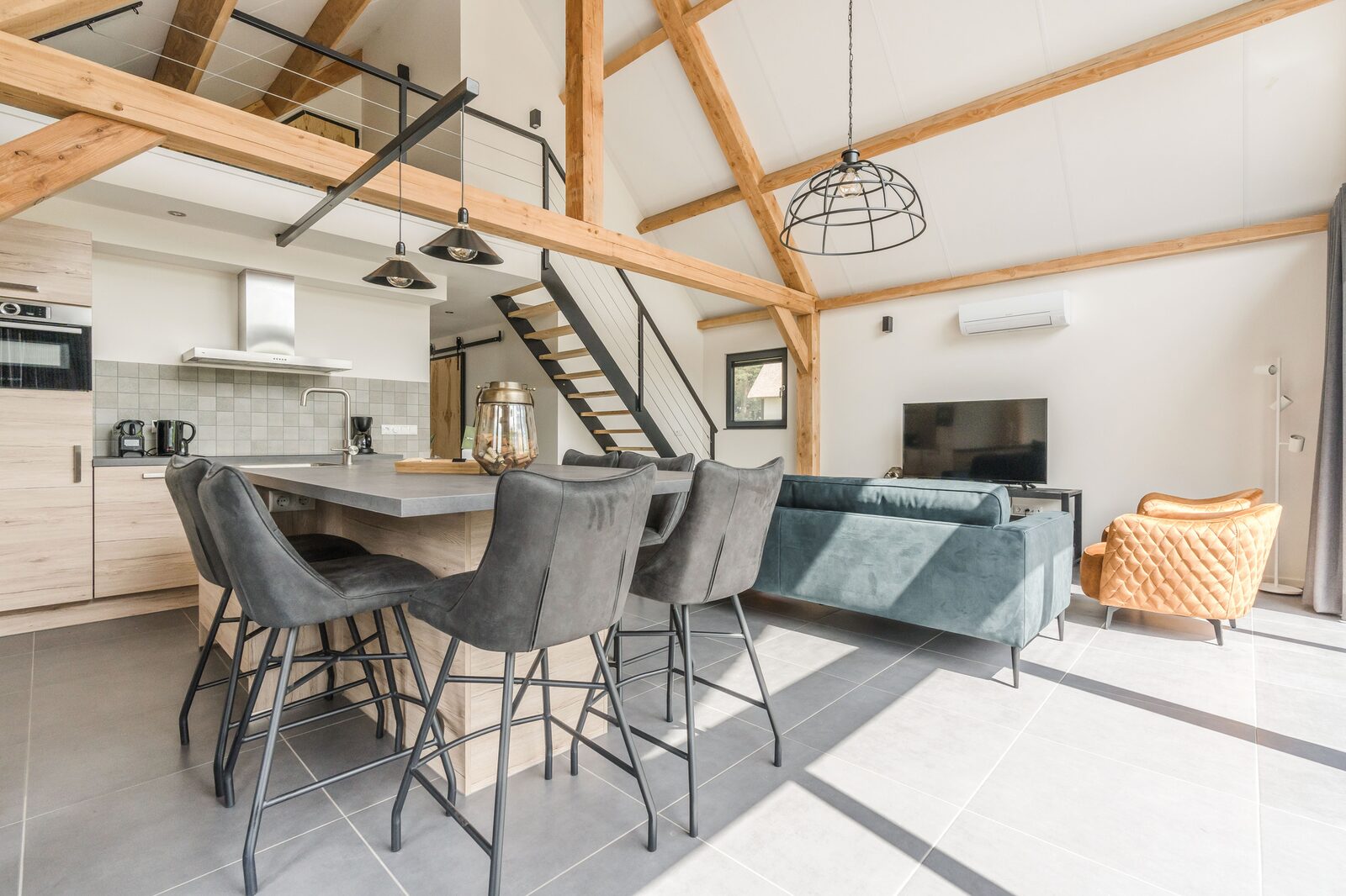 Farm Lodge 707
