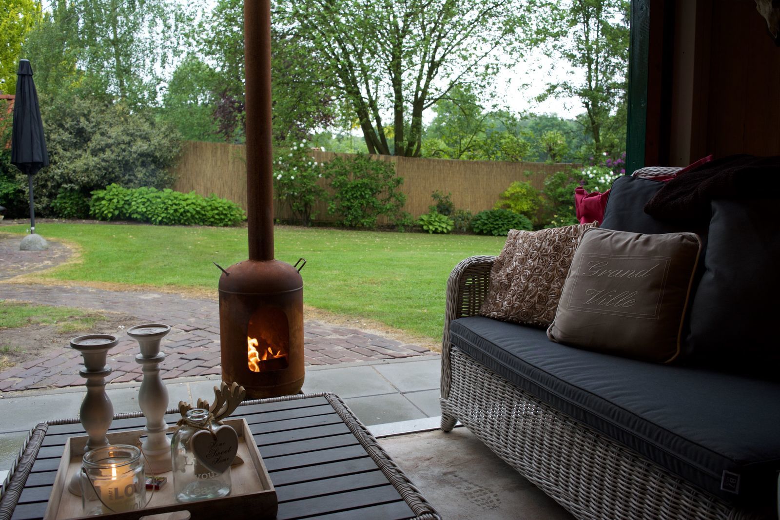De Appelbloesem 6-persoons met overdekte hottub, barrelsauna, lounge, wifi