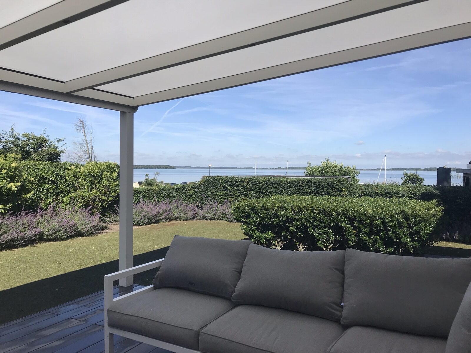 Unterkunft für sechs Personen mit Außensauna & Blick auf das Veluwemeer, drei Schlafzimmer