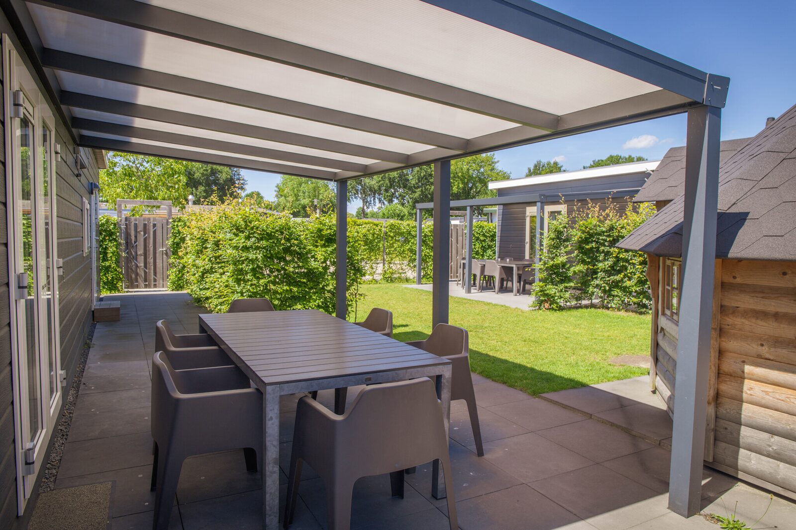 Veluwelodge XL mit Grillhaus für 6 + 6 Personen