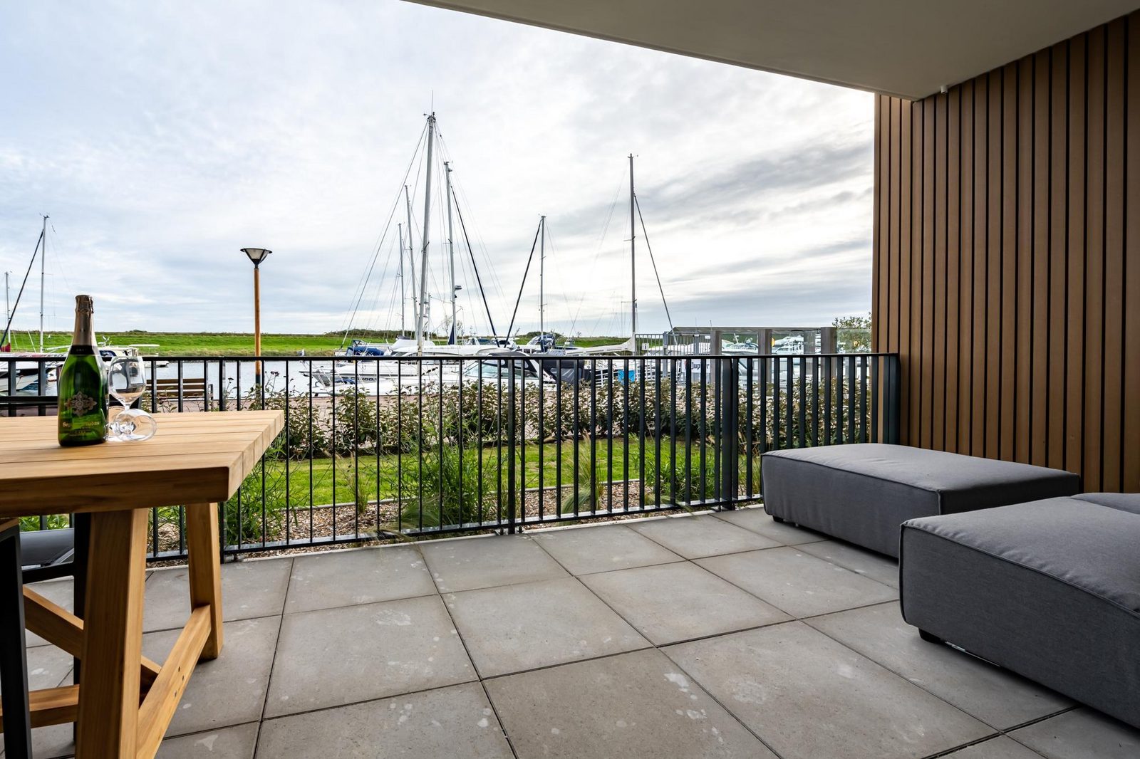 Harbour Loft 1E | Résidence Marina