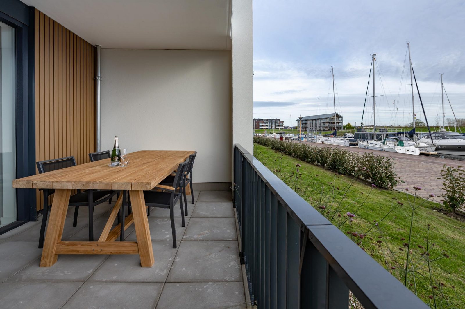 Harbour Loft 1E | Résidence Marina