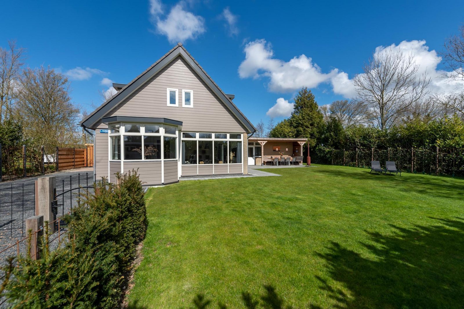 VZ1164 Große freistehende Villa in Kamperland
