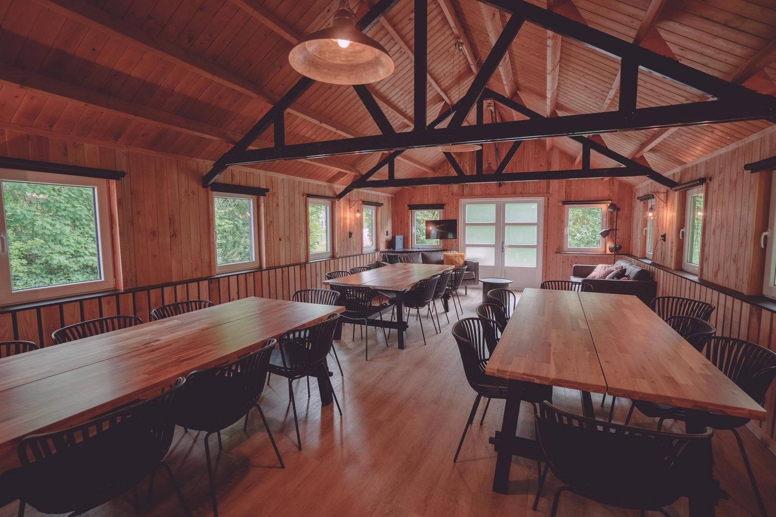 Groepsverblijf groepstent met 3 vijfpersoons glamping tenten (15 personen)