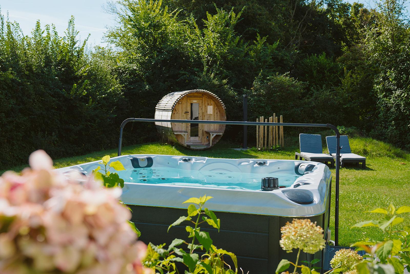 Ruim, licht huis in het Poldersbos, een oase van rust en ruimte met jacuzzi en sauna.