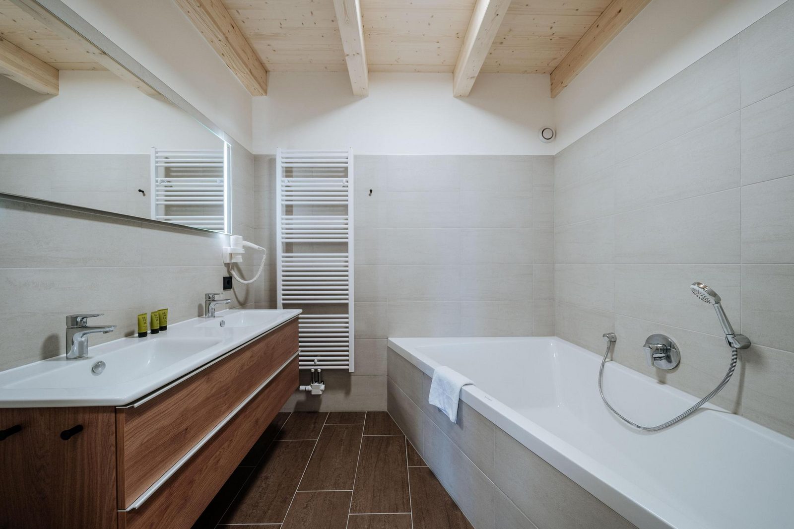 Active Apartment 6-8L
