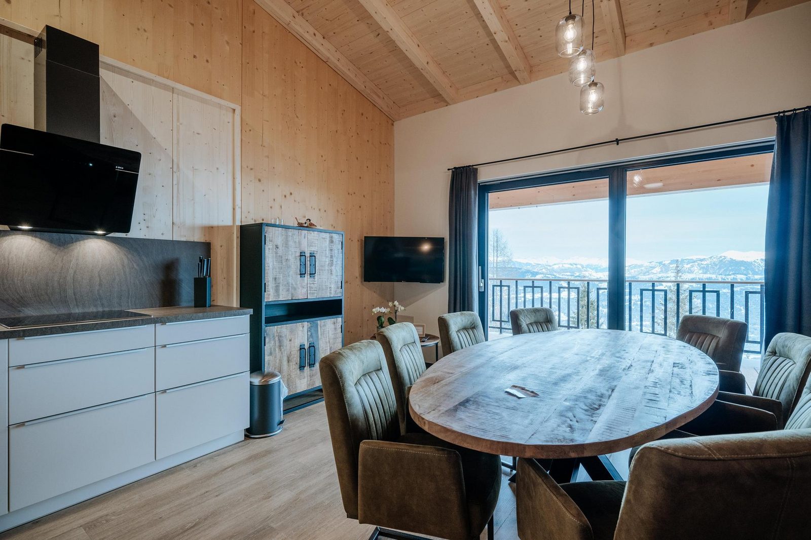 Active Apartment for 10