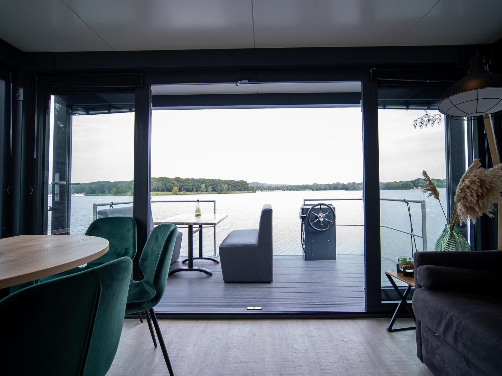 Houseboat Marina Mookerplas 4-6 persons (without roof terrace)