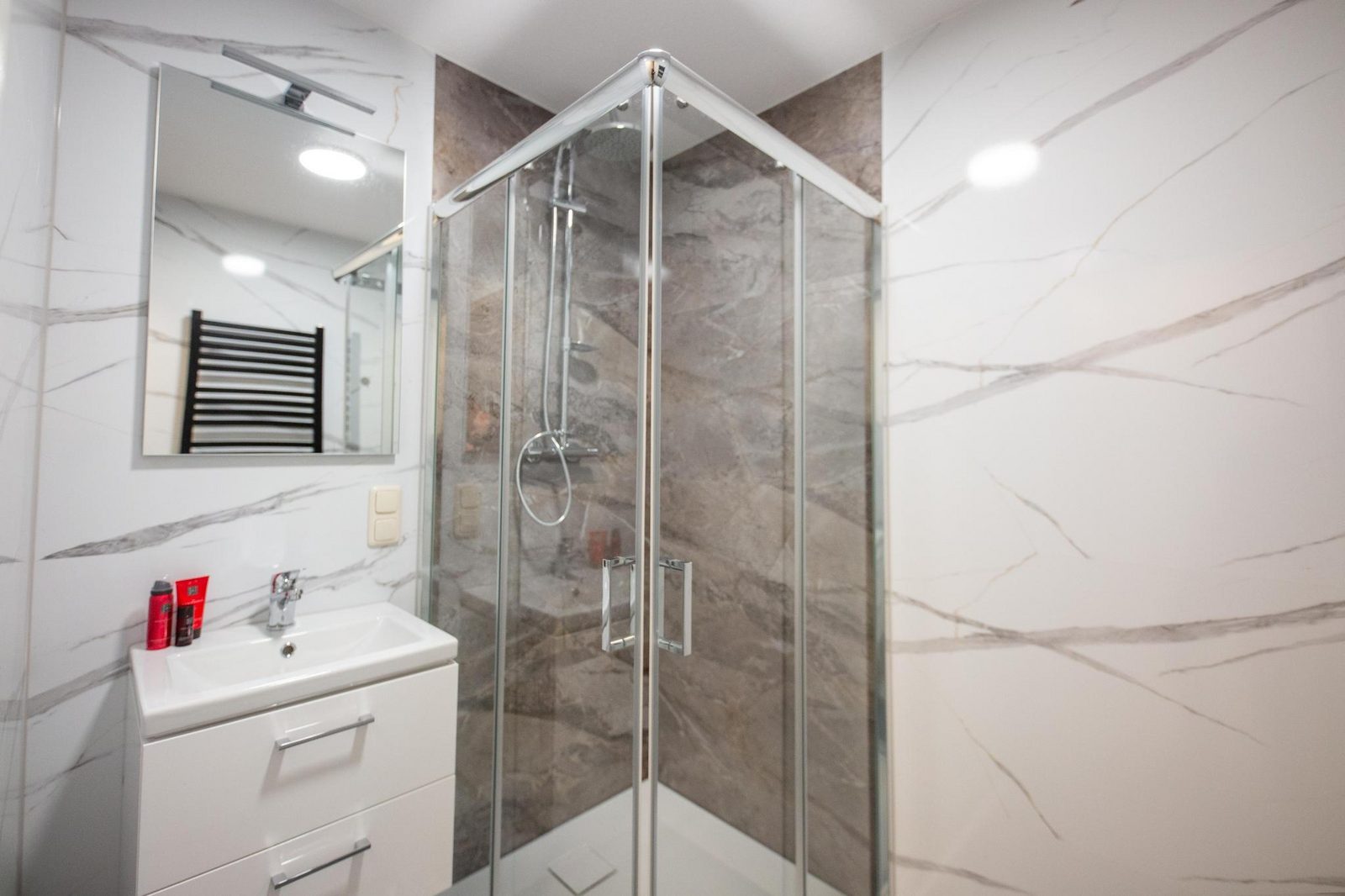 2-4 person apartments