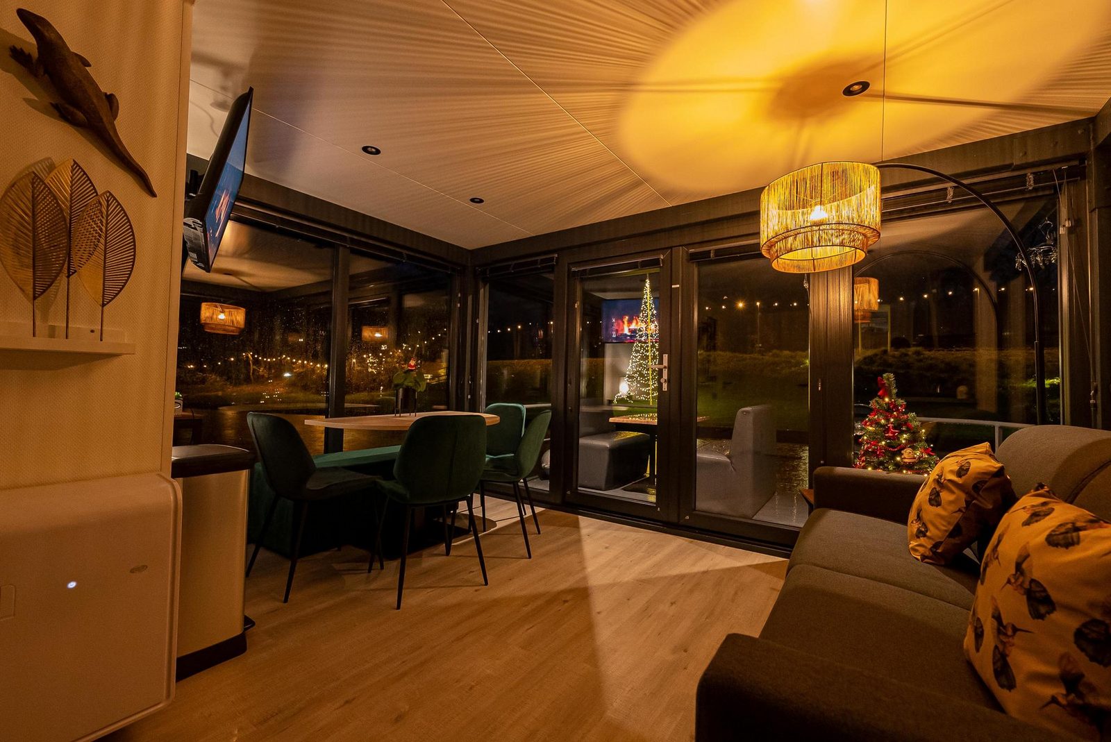 Houseboat Marina Mookerplas 4-6 persons (roof terrace)