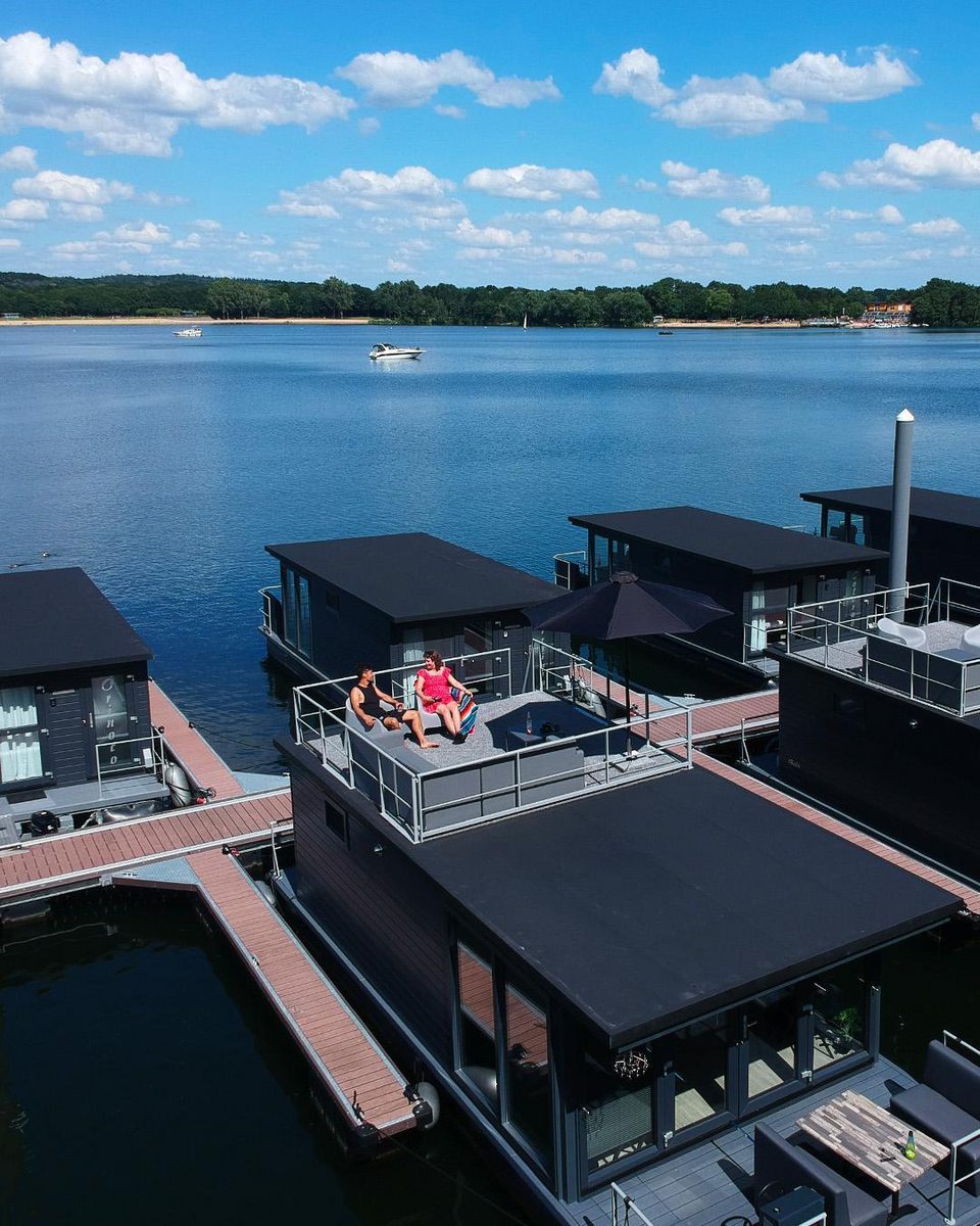 Houseboat Marina Mookerplas 4-6 persons (roof terrace)