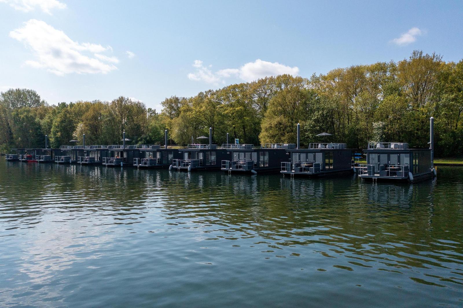 Houseboat Marina Mookerplas 4-6 persons (roof terrace)