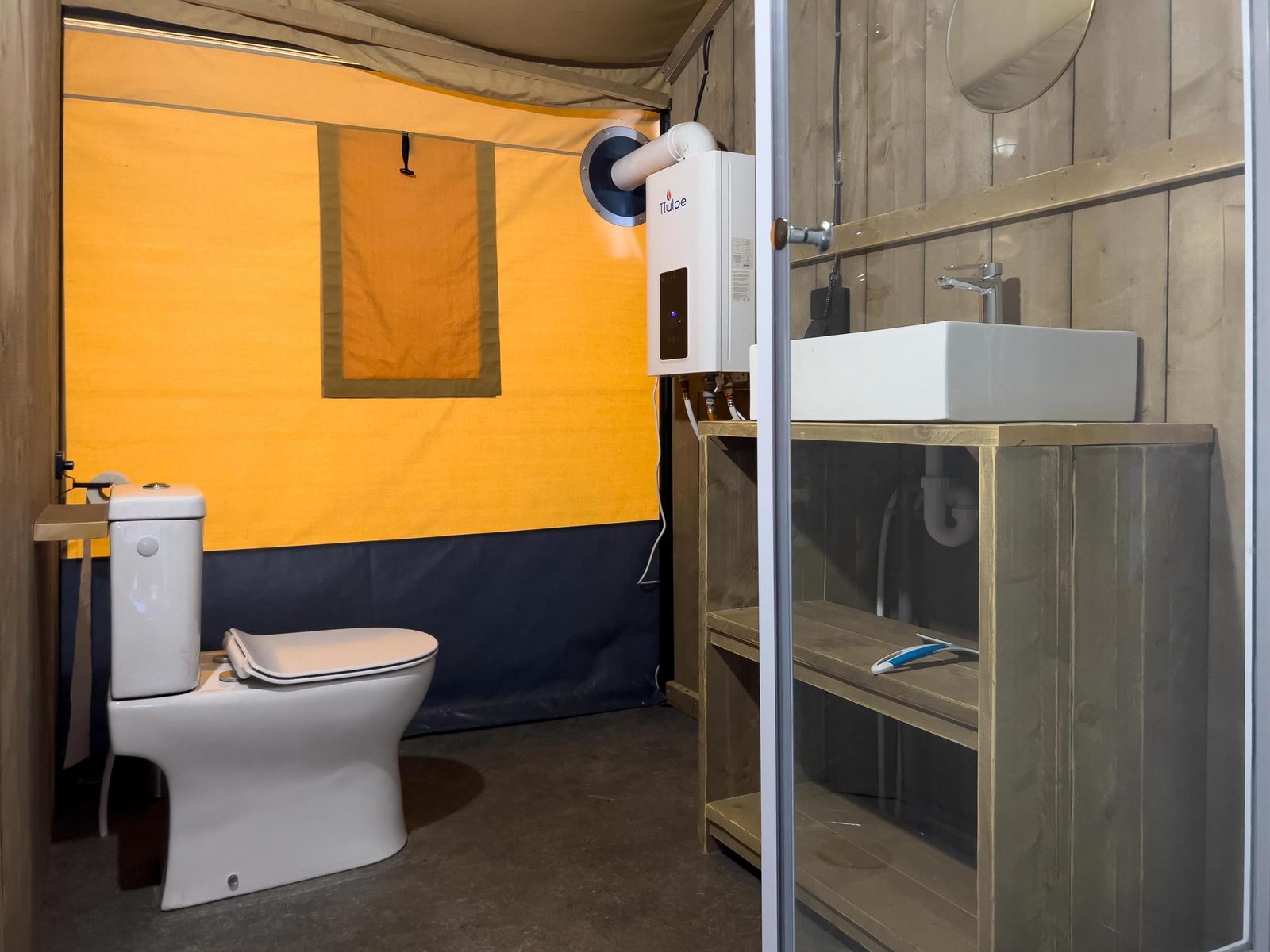Luxe safaritent met sanitair | 6 personen