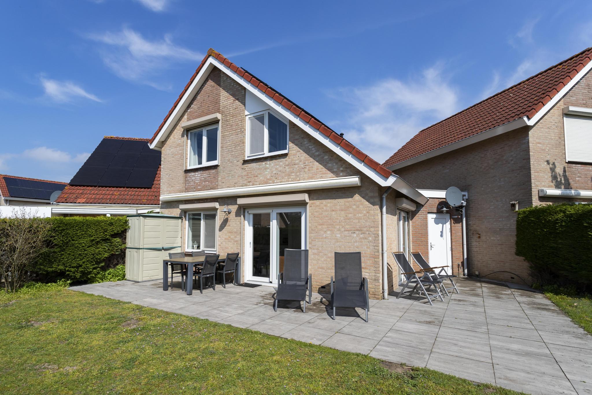 Vakantiehuis aan doodlopende weg op het park met als pré dat het strand snel te voet bereikbaar is.