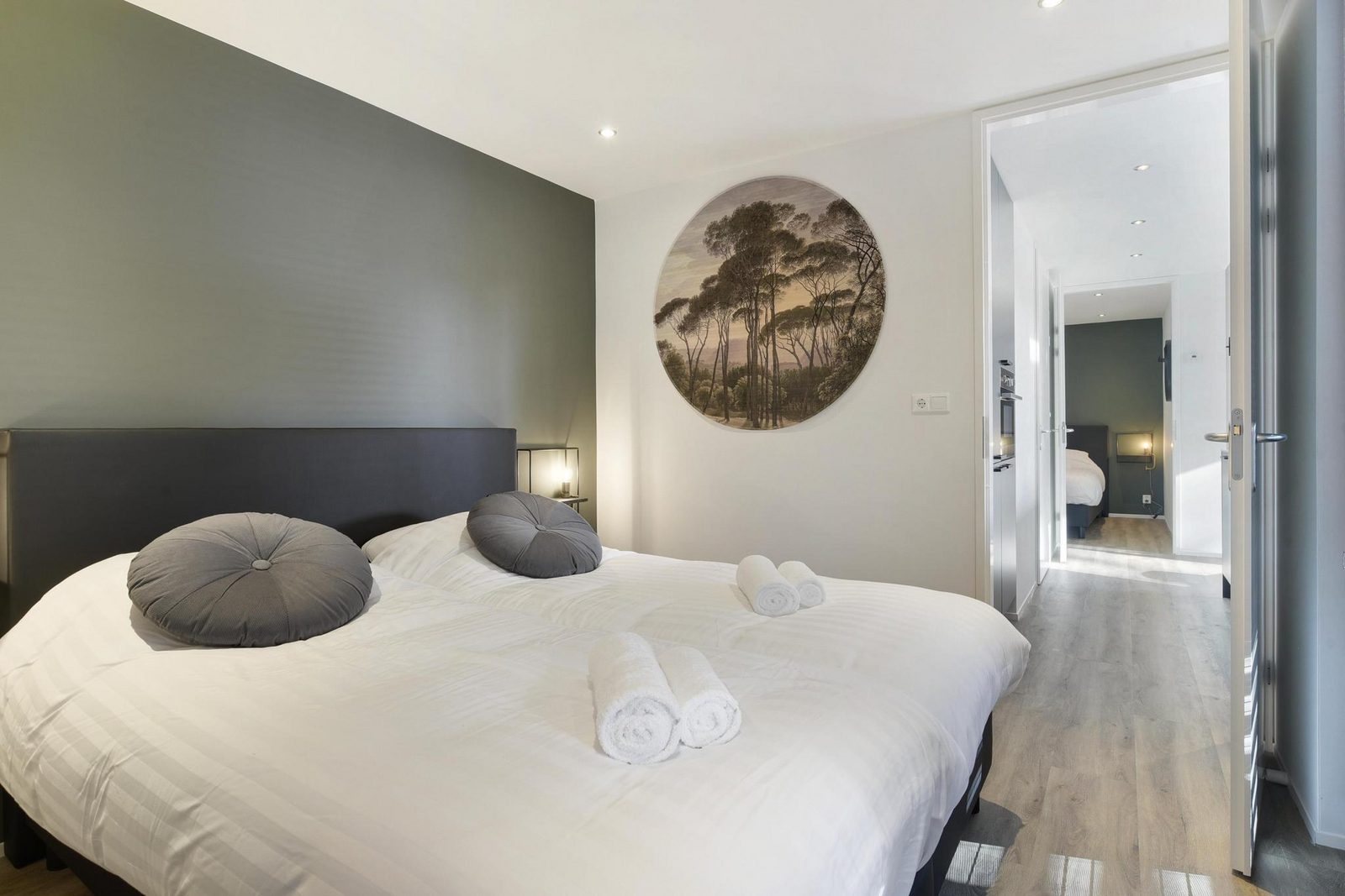 Luxury Family Lodge + hot tub (6p)