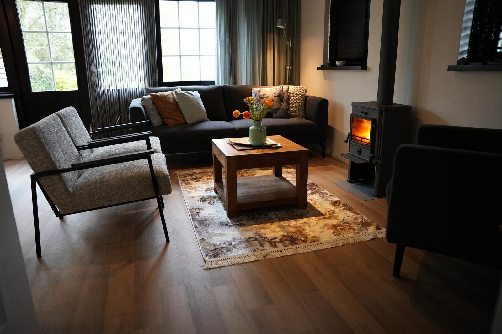 De Appelbloesem 6-persoons met overdekte hottub, barrelsauna, lounge, wifi