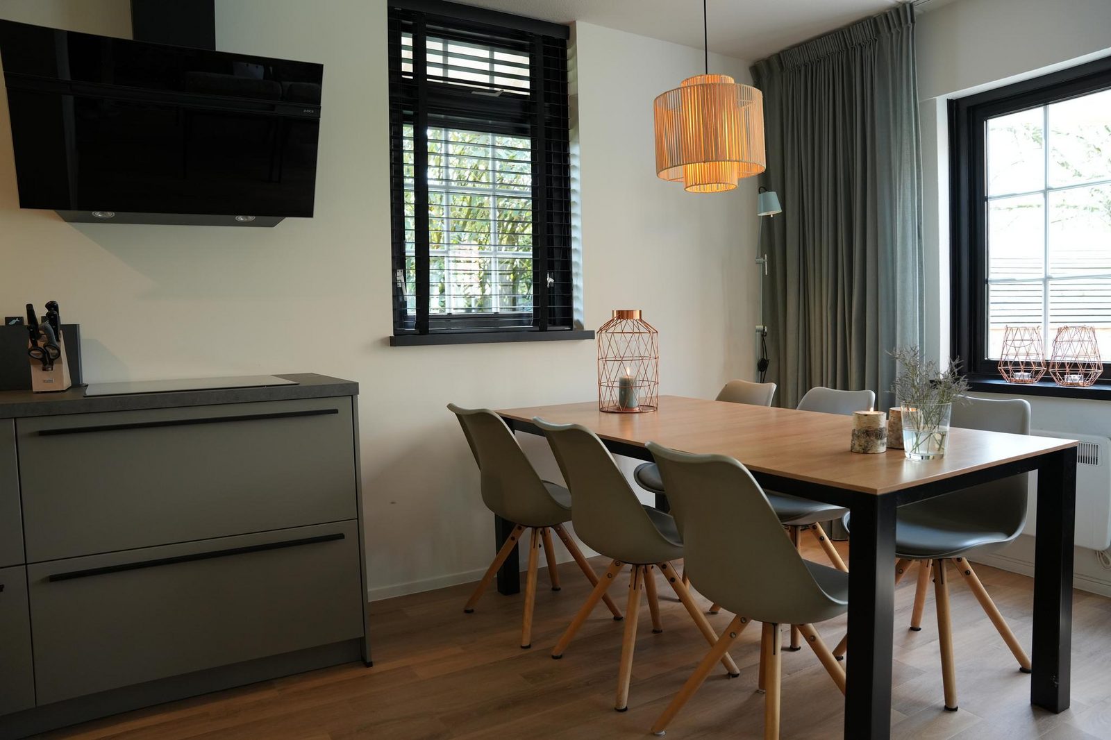De Appelbloesem 6-persoons met overdekte hottub, barrelsauna, lounge, wifi